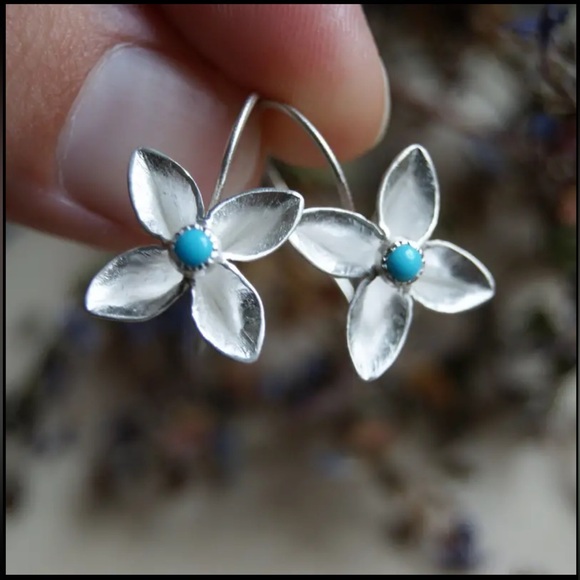 Jewelry - Flower Turquoise Dangle Earrings